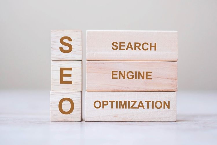 menggunakan SEO