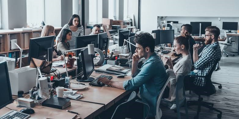 peluang bisnis teknologi yang sangat menjanjikan dalam tahun ini sangat layak untuk Anda tekuni